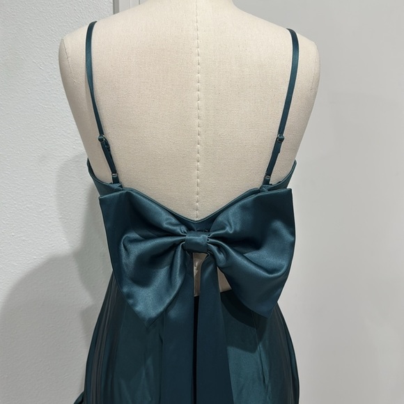 Dress the Population Clarice Tiered Ruffle Satin Gown in Pine Emerald Green - S - Picture 8 of 8